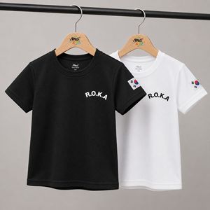 เสื้อยืดแขนสั้นทรงสปอร์ตสำหรับเด็ก R.O.K.A สีดำขาว ผ้าตาข่ายระบายอากาศ แห้งเร็ว ทรงปกติ น้ำหนักเบา พิมพ์ลาย - Product Image 1