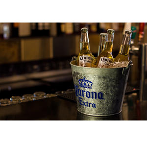 Cerveza Ligera Premium Corona Extra, la Más Vendida, 24 Botellas de 330 ml, 4.7% de Contenido de Alcohol - Product Image 6