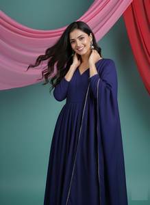 Ensemble Kurta Angrakha en soie Vichitra brodée bleue avec dupatta pour femme, entièrement cousu, longueur ras du sol, vente en gros, stock disponible - Product Image 4