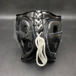 Guantes de Boxeo Negros Personalizables de Primera Calidad, con Agarre Ergonómico, Cuero Vacuno Genuino, Acolchado Grueso de 4 Capas, con Cordones Antideslizantes - Product Image 4