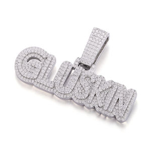 Colgante con Nombre Personalizado con Incrustaciones de Diamantes Moissanite, en Tono Plateado, Estilo Hip Hop, para Boutiques y Revendedores, Venta al Por Mayor - Product Image 1