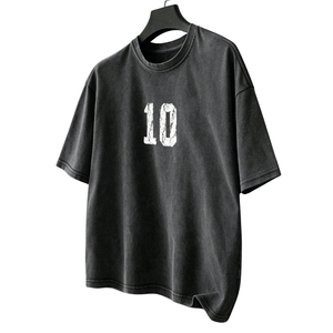 T-shirt vintage noir 100 % coton délavé, manches courtes, col rond, numéro 10 imprimé en sérigraphie sur le devant, 280 g, respirant, coupe oversize - Product Image 1