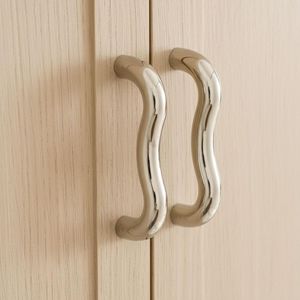 Tiradores de Lujo de Latón Macizo Ondulado Rectangular para Gabinetes, Tiradores Modernos para Armarios de Cocina, Cajones y Cómodas - Product Image 6