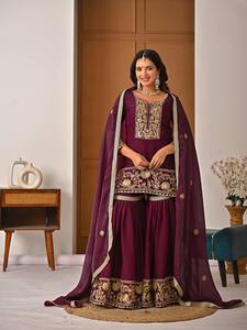 Hermoso Salwar Kameez de Seda Rojo y Blanco para Fiestas de Verano, Ropa de Boda India/Pakistaní con Dupattas, Corte Regular, Vestido Elegante - Product Image 1