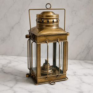 Farol de latón de diseño único con portavelas decorativo de estilo vintage para el hogar, jardín, restaurante, hotel y eventos en venta. - Product Image 2