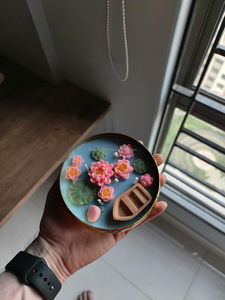 Jardín Acuático Botánico Artesanal – Escena de Velas con Loto y Nenúfar Esculpidos con Precisión - Product Image 2