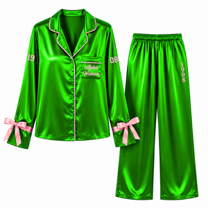 Conjunto de Pijama de Satén para Mujer NCNW, Manga Larga, con Botones, Bordado, Dos Piezas, Color Morado con Ribete Blanco - Product Image 5