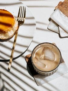 Le caboteur joint en bois de résine époxyde de couleur bleue ombragée blanche place des tapis et des protections élégants - Product Image 6