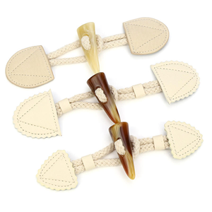 Boutons à bascule en résine brillante de qualité supérieure en polyester, motifs personnalisés cœur, carré, champignon, lavables, pour manteaux – Vente en gros - Product Image 3