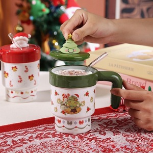 Taza Esmaltada Navideña con Pajita y Tapa, Diseño de Santa, Muñeco de Nieve y Árbol, Taza de Regalo Festiva para Café o Té con Caja de Color - Product Image 2