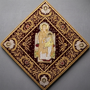 ชุดนักบวชไบแซนไทน์แบบสั่งทำพิเศษ พร้อมลายภาพพระกุมารเยซูและพู่ห้อย - Product Image 1