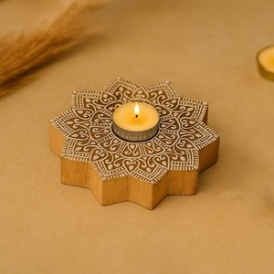 Porte-bougie en bois de teck artisanal en forme de mandala, vente en gros |   Fabriqué artisanallement en Inde - Product Image 1
