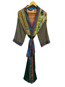 Robe longue kimono en soie Bridel, patchwork, pour couvrir le bikini, vêtement de nuit, kimono en sari indien vintage recyclé fait main - Product Image 2