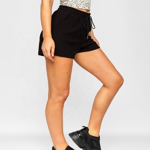 Short de course en éponge française avec logo brodé personnalisé pour femmes Short de survêtement en coton et spandex mélangé pour femmes Workout - Product Image 3