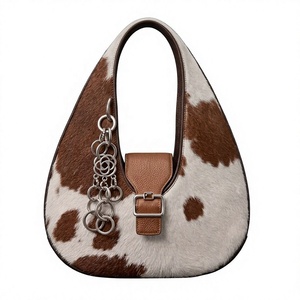 Bolso de Mano de Cuero con Estampado de Vaca, Cadena Metálica y Cierre Magnético, para Uso en Todas las Estaciones y Viajes - Product Image 1
