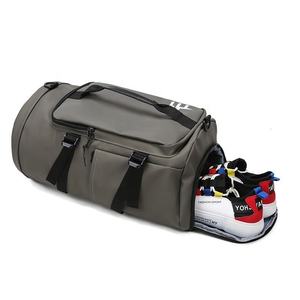 Bolsa Deportiva de Gimnasio Personalizada para Fin de Semana, Pequeña, para Hombres y Mujeres, con Compartimento para Zapatos y Bolsillo Impermeable - Product Image 2