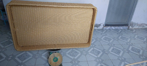 Plateau flottant en rotin avec motif de tressage naturel, idéal pour les piscines de complexes hôteliers, les zones de spa et la décoration. - Product Image 5