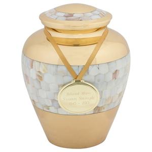 Urna Conmemorativa de Latón de Estilo Americano con Banda Ancha de Nácar Blanco, 200 Pulgadas Cúbicas - Product Image 1