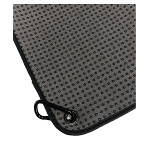 Paño de Limpieza para Bolas de Boliche de Microfibra Tejida con Agarre Fácil y Puntos de Silicona - Antimicrobiano y de Secado Rápido - Product Image 4