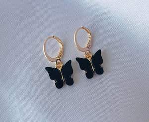 Pendientes de Aro con Dije de Mariposa Negra, de Latón Chapado en Oro y Rodio, con Engaste de Bisel, Joyería de Moda Infantil - Product Image 1