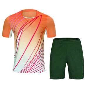 Uniforme de tennis court pour hommes personnalisé de qualité supérieure, impression par sublimation, infroissable, anti-décoloration, respirant, protection UV - Product Image 3