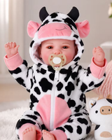 Poupée Reborn Fille Babeside Mia 17 Pouces Souriante avec Yeux Ouverts, Corps en Tissu, Barboteuse à Capuche Imprimé Vache