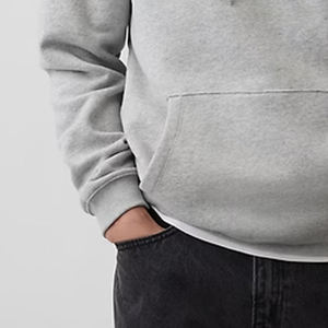 Sweat-shirts de haute qualité en tissu durable avec logo personnalisé, capuche réglable et design épaules tombantes pour la vente en gros - Product Image 3