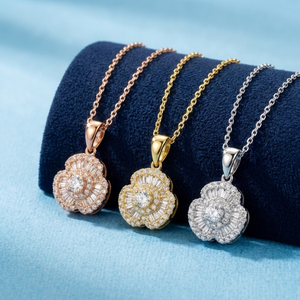 Meilleure Vente Bijoux Personnalisés Trèfle Or Blanc 18 carats Diamant Taille Brillant 0,30 carat Petits Breloques Sertissage Griffe Tendance Femme - Product Image 4