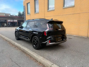 PREMIER PROPRIÉTAIRE KIA EV9 SUV ÉLECTRIQUE 7 PLACES INTÉRIEUR EN CUIR TOIT OUVRANT PANORAMIQUE TRANSMISSION AUTOMATIQUE CONDUITE À GAUCHE 2024 NOIR - Product Image 1