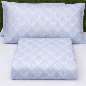 Juego de Sábanas King Size Azul Claro con Diseño Geométrico |   Juego de Ropa de Cama de Algodón Suave con Fundas de Almohada |   Cama Moderna y Ligera para Decoración de Dormitorio - Product Image 1