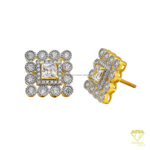 Clous d'oreilles carrés en moissanite de qualité supérieure, en argent sterling 925 avec tige en or, bijoux élégants et minimalistes - Product Image 2