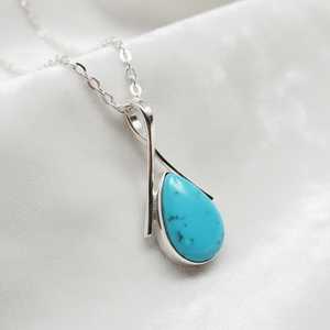 Pendentif délicat en turquoise « La Belle Endormie » en argent sterling 925 plaqué or 14 carats, pierre précieuse bleue, cadeau de bijoux pierre de naissance - Product Image 6