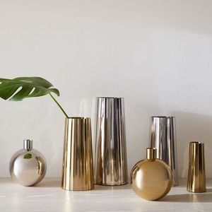 Florero de metal de diseño contemporáneo, centro de mesa decorativo para el hogar, duradero, elegante, con acabado premium y diseño artístico. - Product Image 3