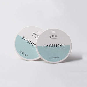 Étiquettes suspendues en papier spécial rose double couche de qualité supérieure pour vêtements, fabricant sur mesure - Product Image 3