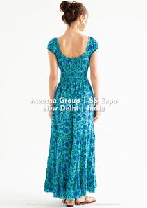 เดรสแม็กซี่เปิดไหล่สำหรับผู้หญิง พิมพ์ลายดอกไม้ สไตล์โบโฮ แต่งสม็อคด้านหลัง ทรงพลิ้วไหว เหมาะสำหรับใส่ไปทะเลในฤดูร้อน มีหลายแบบให้เลือก - Product Image 2