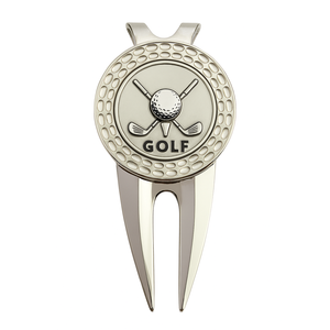 Outil de réparation de divots de golf personnalisé en métal, marqueur de balle inclus, étanche et portable pour usage extérieur – Cadeau souvenir VIP Sport Club - Product Image 2
