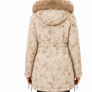 Parka imperméable de haute qualité pour femmes avec un design élégant, une doublure intérieure douce et une isolation épaisse pour les activités de plein air - Product Image 2
