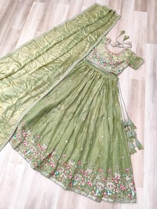 Conjunto de Lehenga Choli Dupatta de Seda para Mujer, Estilo Fiesta, para Todas las Temporadas, con Atractivo Bordado Multihilo - Product Image 6