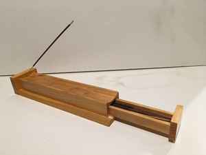 Porte-encens vintage en bois pour la méditation, le yoga, l'aromathérapie, la fragrance spirituelle, artisanat en bois naturel fait main - Product Image 5