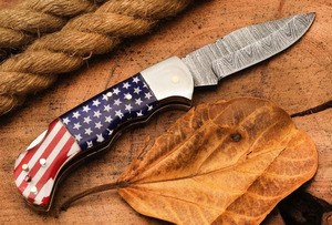Couteau pliant artisanal en acier Damas, manche drapeau américain, bolster en laiton, couteau de poche EDC, vente en gros, fabricant - Product Image 4