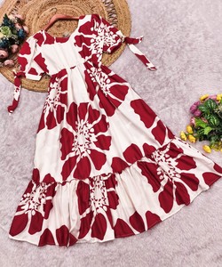 VESTIDO MODERNO DE UNA PIEZA CON ESTAMPADO FLORAL DE CREPE PARA USO DIARIO, PRECIO AL POR MAYOR, PRENDAS ÉTNICAS, ROJO - Product Image 5