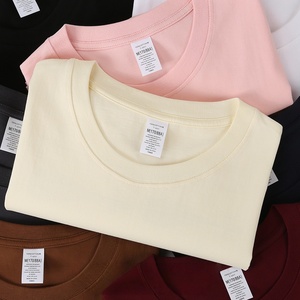 T-shirts unisexes à épaules tombantes en coton 100% 220g, personnalisables avec logo OEM, impression de design personnalisé, motif lettres - Product Image 3