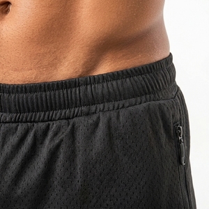 Pantalones Cortos Deportivos de Malla Negra Personalizados para Hombre con Franja Lateral, Cintura Elástica, Tejido de Punto de Secado Rápido, Corte Medio - Product Image 4