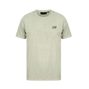 เสื้อยืดลายฟอกสีสไตล์สตรีทแวร์ทันสมัย พร้อมเนื้อผ้าซีดจาง เหมาะสำหรับใส่ลำลอง ชุดเท่ๆ และแฟชั่นประจำวัน - Product Image 1