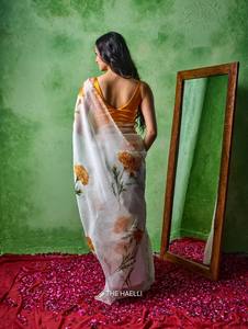 Sari de créateur Floral Grace, Sari Royal Blossom, Sari en soie avec perles et Katdana, Soie Tebby douce, imprimé floral avec perles et Katdana - Product Image 4