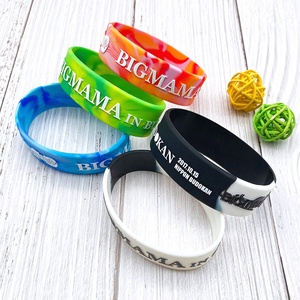 Pulsera pulsera de silicona en relieve con color de fábrica - Product Image 2