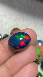 Opale noire éthiopienne naturelle, cabochon ovale, pierre précieuse en vrac avec jeu de couleurs et d'étincelles pour la fabrication de bijoux - Product Image 3
