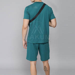 Ensemble t-shirt et short décontracté pour hommes, tenue d'été légère, style moderne et décontracté - Product Image 5