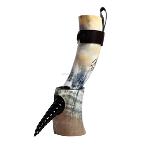 Intagliato a mano naturale intagliato corno per bere con Stand autentico cibo grado birra medievale <span class=keywords><strong>accessori</strong></span> per bevande dall'india