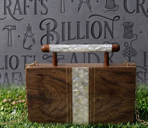 Nouvelle Minaudière en Bois Brodé Esthétique avec Incrustation de Coquillages Personnalisée – Sac Rigide Haut de Gamme pour Soirées Élégantes - Product Image 3